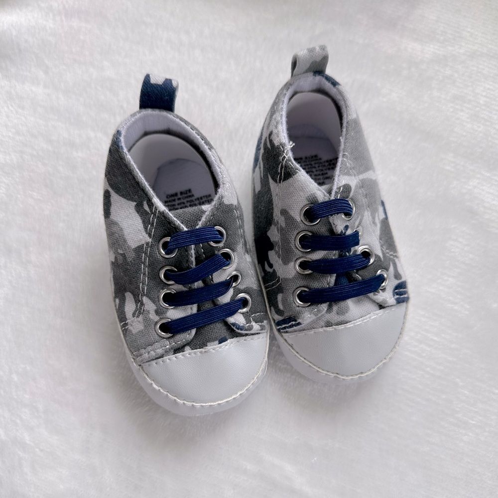 Bear-Camo Sneakers Navy Blue/ White/ Grey • NWOT • Super Cute ! - Picture 7 of 7